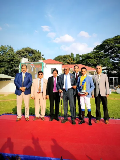 The winning team of Philosophy at the presentation ceremony.
