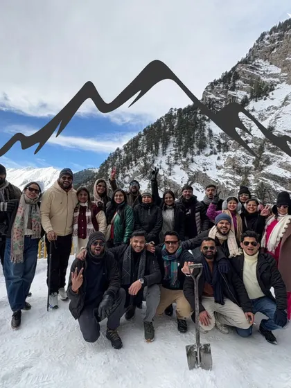 A group photo from one of our winter trips, with everyone geared up for the cold. We ensure you have a comfortable and fun experience, even in the snow.