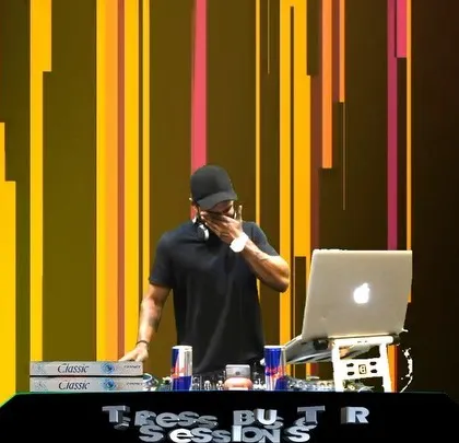A moment of laughter during a live stream. Even when playing to a camera, I always have a good time.