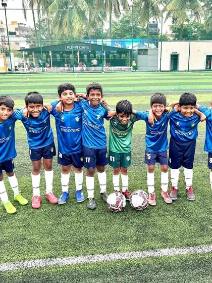 Our U-9 team, united and ready for their match. We emphasize teamwork and mutual support from the very beginning.
