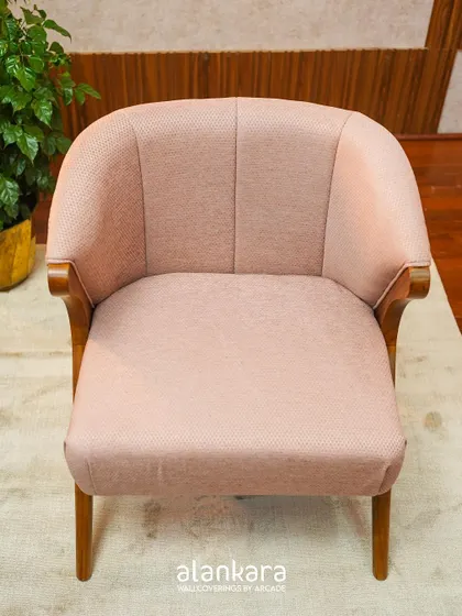 A duplicate front view of the beautifully crafted Y-Chair.