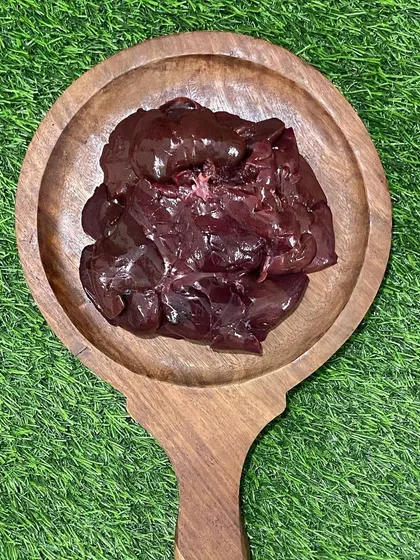 Fresh Rabbit Liver, a powerhouse of nutrients like Vitamin A and iron. I offer various rabbit organs to complement our boneless meat.