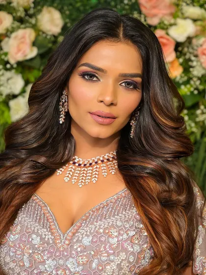 Want to learn how to create looks like this? Our pro course covers everything from achieving a flawless base to advanced eye makeup techniques and hairstyling. We give you the product knowledge and hands-on experience to become a top artist.