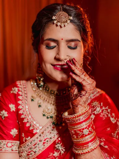 I believe every bride deserves to feel beautiful. This collection features more of the stunning bridal portraits I've had the pleasure of taking.