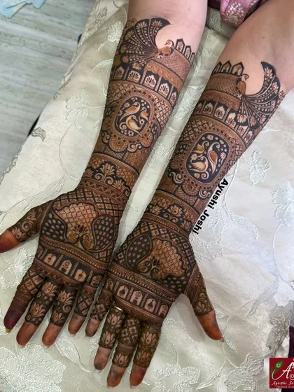 Another angle of the full 'varshitap' design, highlighting the symmetry and intricacy.