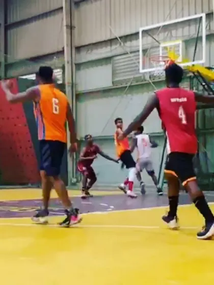 In-game action from the 3-on-3 tournament.