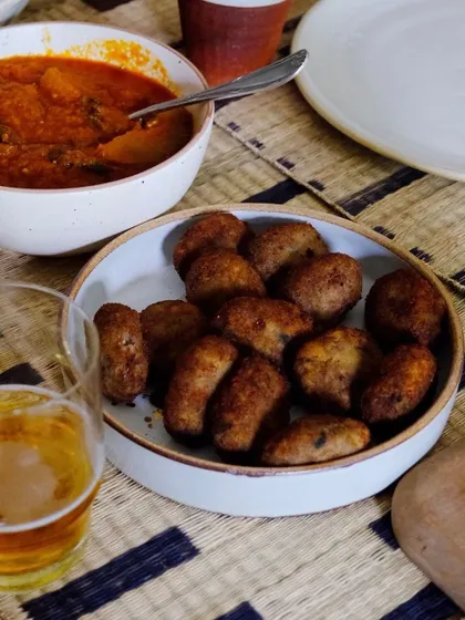 No party is complete without a big bowl of my beef cutlets. They are crispy on the outside with a melt-in-your-mouth spiced beef filling. I also make them with mutton, chicken, fish, prawn, mushroom, or mixed vegetables to suit any preference.