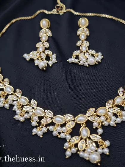The complete "Tara" necklace set, including the matching lightweight earrings. This is a wonderful gift set for someone who appreciates delicate, handcrafted jewellery.