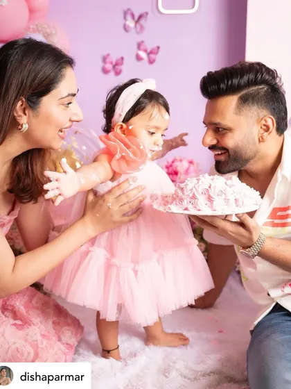 A picture-perfect family moment from Navya's cake smash. It was an honor to capture this special milestone for Disha Parmar and Rahul Vaidya, filled with so much love and happiness.