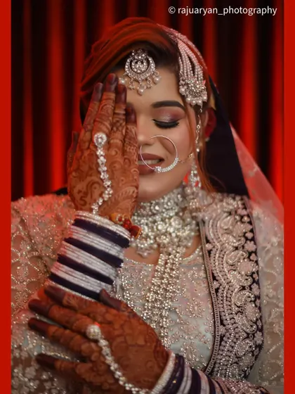 An identical pose to the previous shot, demonstrating how I capture multiple frames to ensure the perfect expression and detail is caught.