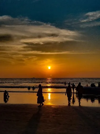 A beautiful sunset over the beach in Gokarna. I make sure my teams get to witness these magical moments, perfect for unwinding after a day of activities.