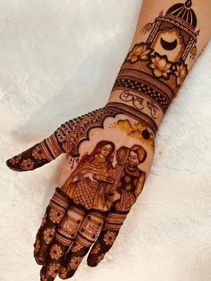 This festive design captures the essence of Karwa Chauth with a portrait of a couple celebrating. The wrist cuff features a window with the moon, tying the whole theme together beautifully.