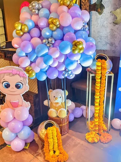 Another close-up of the baby shower decor details.