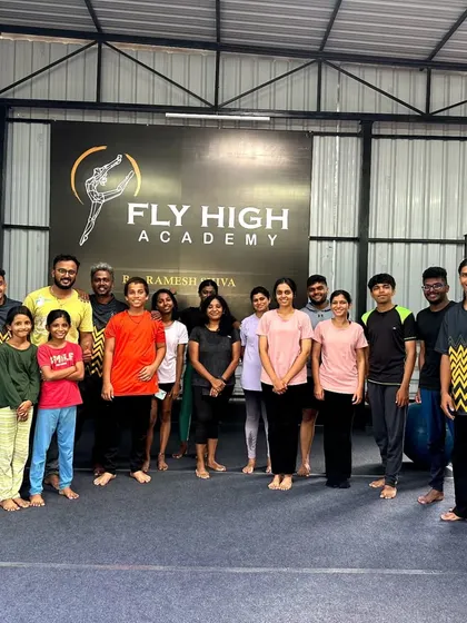 The full group from our gymnastics workshop. We thank everyone who participated and made it a success.