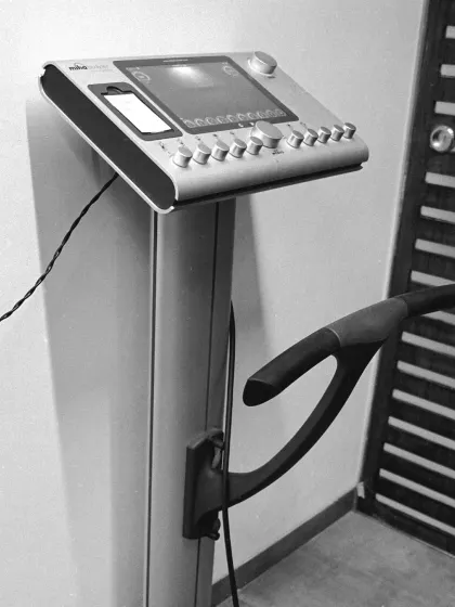 A shot of the advanced EMS machine we use. This technology is the heart of our smart workouts, allowing precise control over every impulse.
