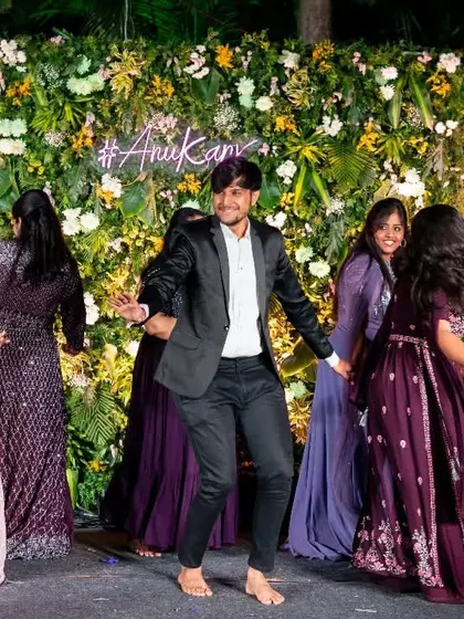 A full-on dhamaka performance with friends and family dancing to a mix of Bollywood and Telugu songs. I can choreograph to any regional music.