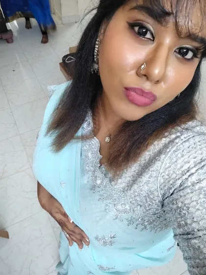 Another selfie, because I was so in love with this look. It marks a special step into the world of traditional Indian wear for me.