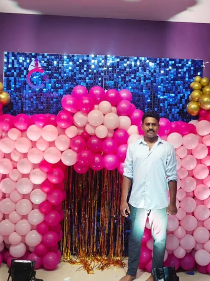 A castle-themed balloon entrance created during one of our practical sessions.