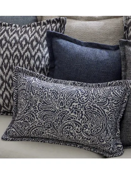 The 'OSIRIS' collection gives traditional patterns like paisley and ikat a contemporary revamp in this woven jacquard. It's ideal for creating a relaxed and organic aesthetic with a sophisticated edge.