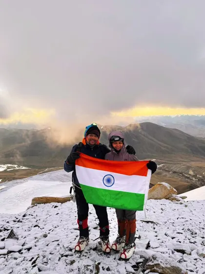 Summiting two peaks over 6200 meters in just 8 days in Ladakh. Our runners Rajeev, Rasesh, and Poonam holding the Indian flag high.