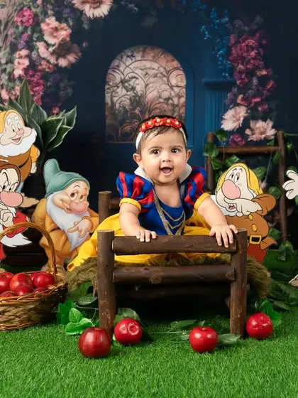 A full view of the enchanted forest set we created for this Snow White photoshoot.
