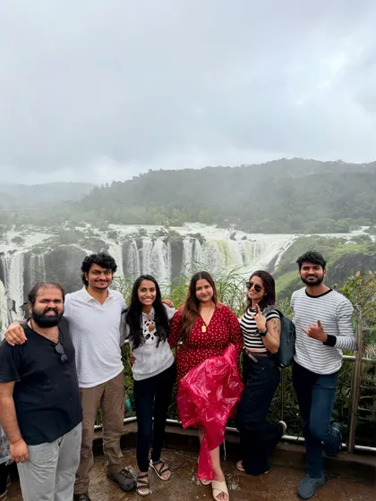A group of friends enjoying their trip to Jog Falls with us.