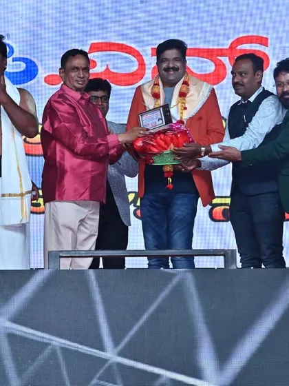 Receiving a token of appreciation on stage at the RCN Channel's 25th-anniversary Mahotsav in Hunsur. It is always an honour to be felicitated for my performance.