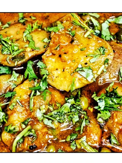 Water Chestnut, or Singada, is an underestimated Indian superfood. I make this delicious Singada sabji, a curry that is rich in vitamins and has a unique, slightly sweet taste.