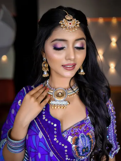 Dressed in blue, full of tradition. This look is perfect for a wedding guest or for a pre-wedding puja.