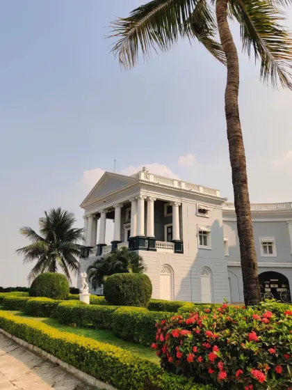 The beautiful grounds of the Falaknuma Palace. Such a majestic location for a wedding celebration.