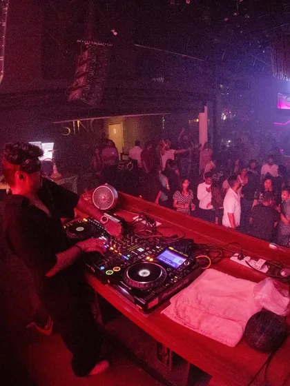 More moments from my club and festival gigs across the country, each capturing a different angle of the energy, the crowd, and the performance.