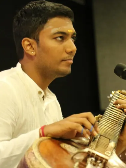 Another shot from the award ceremony at Sri Shanmukhananda Fine Arts & Sangeetha Sabha in Mumbai.