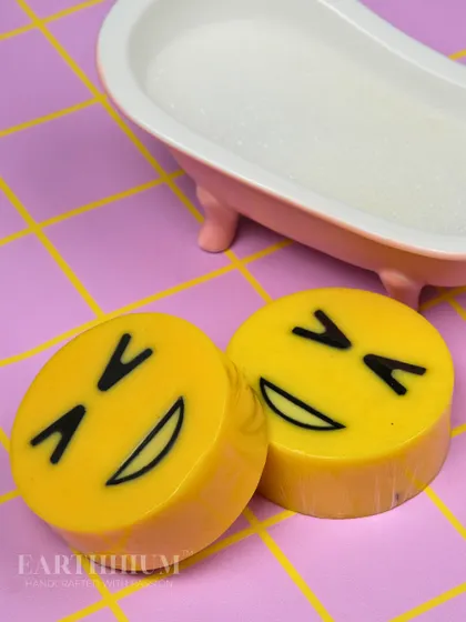Feeling joyful? My laughing emoji soap is here to match your mood. It's part of my fun collection, designed to make your bath time a happy experience with a gentle, bubbly lather.