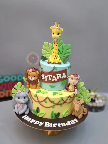 The final cake from our Jungle Themed Masterclass, created by a student.