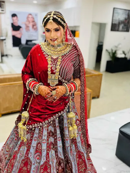 This bride is a picture of elegance. The makeup is perfectly balanced, enhancing her features without overpowering them.