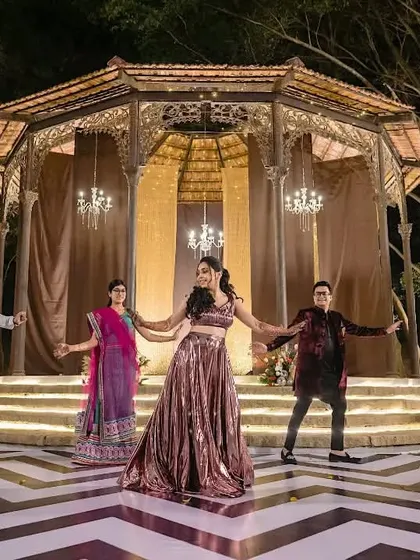 The final pose of the bride and her cousins' surprise dance. Group performances are perfect for creating special dedications.