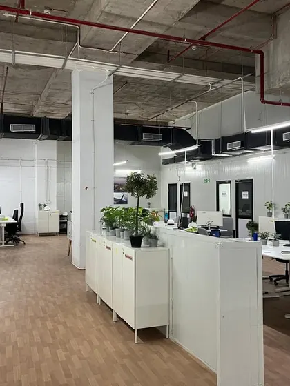 Another view of the open-plan office, showing how our PUF panels create a bright and modern workspace. We are proud of our successful partnership with Abhiyan Construction on this project.