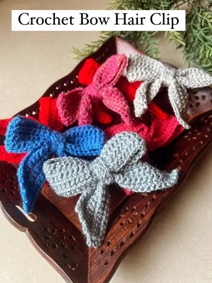 More colorful bow hair clips, ready to be sent out to their new owners.