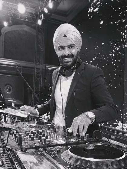 Gig ready for a sangeet night at the magnificent Fairmont Jaipur. I have extensive experience playing at India's top destination wedding hotels.