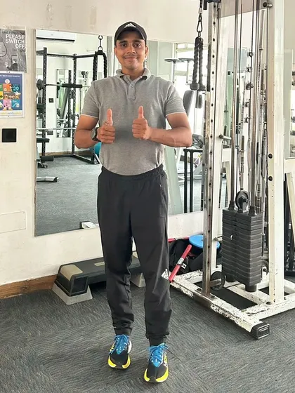 Thumbs up for another completed set. Positive reinforcement is key.