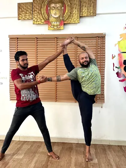 Working together, we can achieve poses that seem impossible alone. This partner stretch focuses on balance, flexibility, and mutual support.