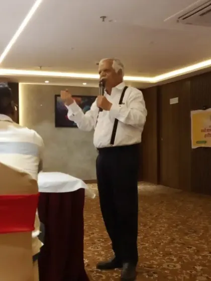 Dr. Tayde explains the intricate science behind Nadi Parikshan to our team of doctors. These educational sessions are vital for integrating deep traditional wisdom with our clinical practice, ensuring we provide the most effective and evidence-based Ayurvedic care.