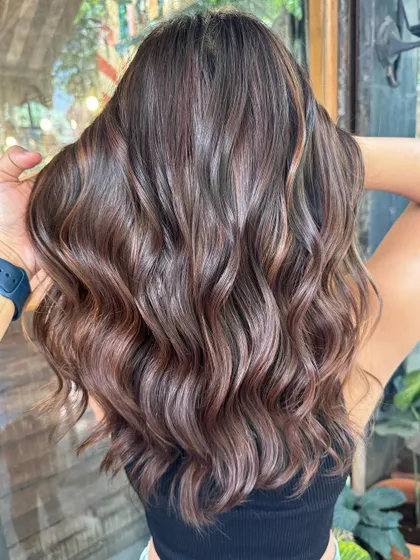 The shine on this dark chocolate hair is incredible. A perfect example of a healthy, non-bleach color. (No filter)