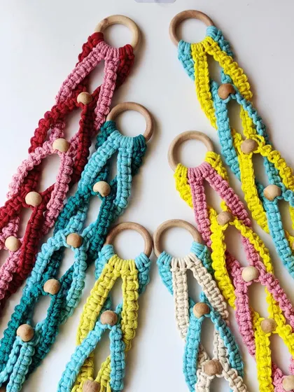A close-up of the different color combinations for the plant hangers.