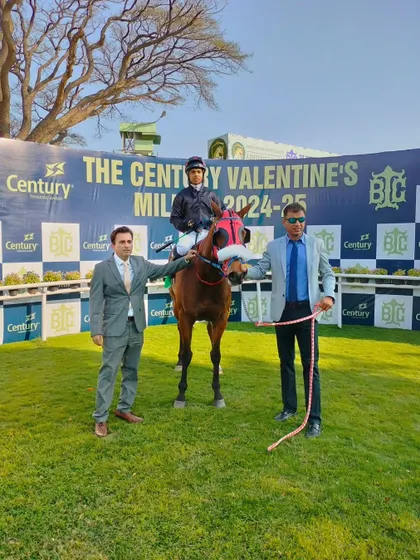 Tesorino, with jockey Vivek.G, after winning the memorial trophy.