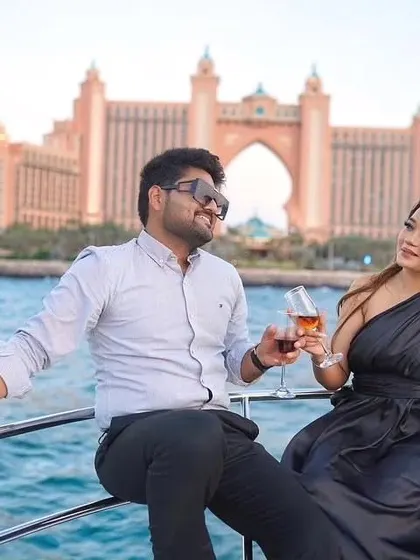 Taking love stories to new destinations. This shoot in Dubai, with the iconic Atlantis in the background, showcases how I craft luxury pre-wedding experiences, whether on a yacht or against a world-famous skyline.