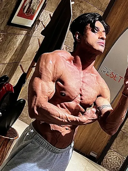 Another shredded selfie, showing the results of an unbreakable will.