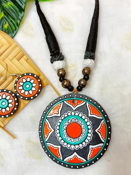 These are additional images and videos showing the wide assortment of necklace sets in various designs and colors that I have available for wholesale.