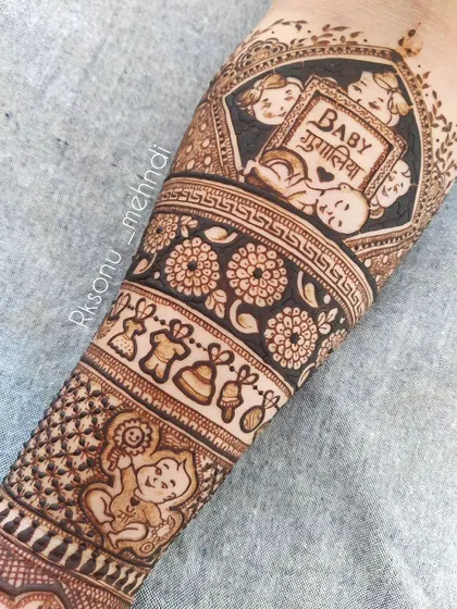 These videos showcase the beautiful details of my baby shower designs. From portraits of Yashoda and Krishna to cute baby motifs and family portraits, each piece is a celebration of new life.