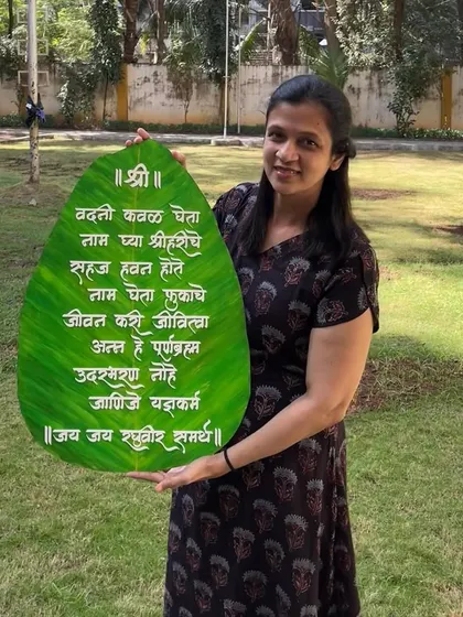 I customized this extra-large 'Vadani Kaval Gheta' wall hanging for a client in the US. It now adorns her dining area in Boston!